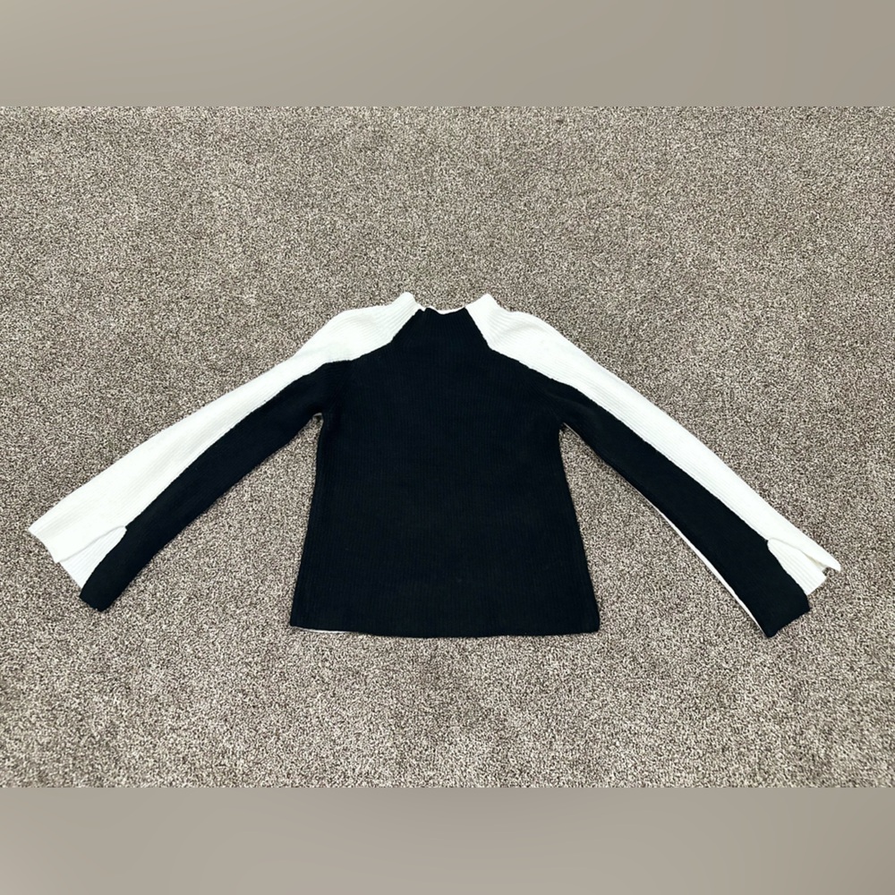 DKNY Black & White Colorblock Ribbed Sweater Size Small